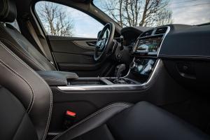 Jaguar XE P250 SE R-Dynamic 2019 года  (WW)